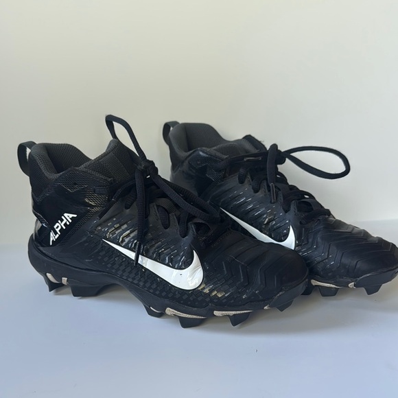 Nike Alpha Black Cleats - Picture 1 of 5